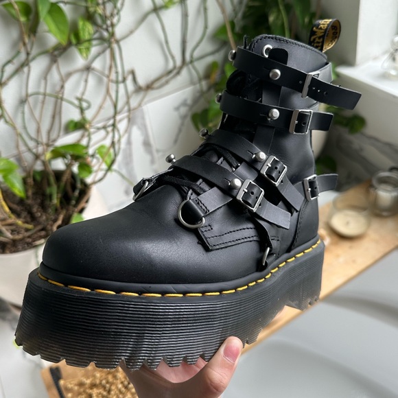 The great frog x Dr Martens collab. RARE** - Picture 7 of 7